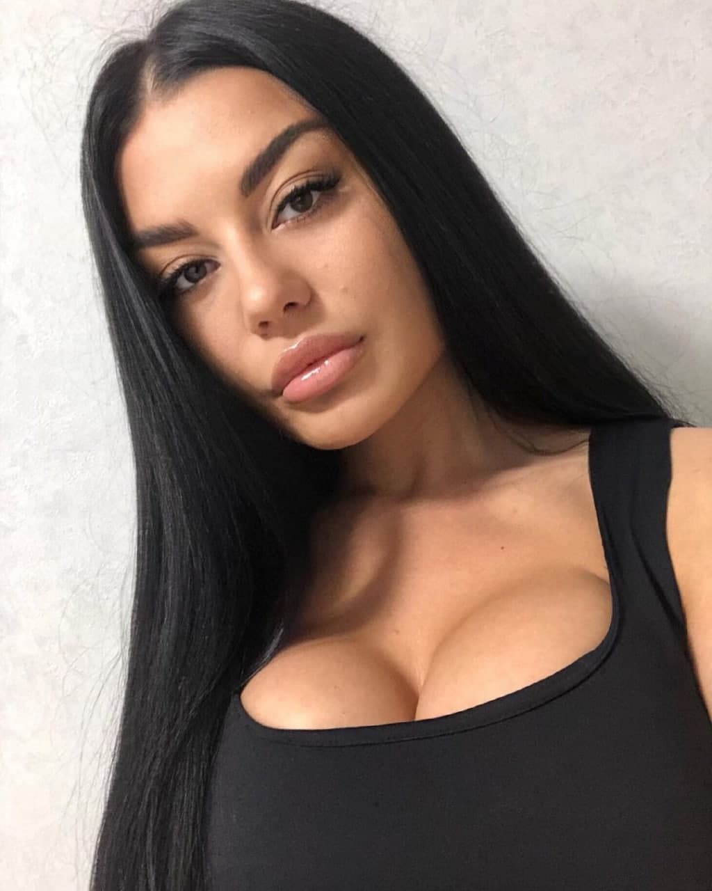 Dul Aksu Escort Kız